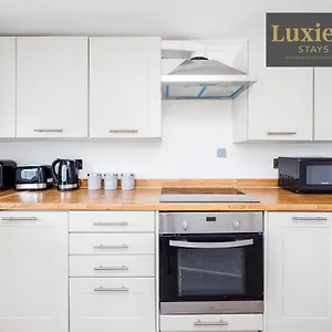 Holiday home Big 3br Entire House - City Centre Nr The Beach With Parking, Netflix And Wifi- Contractors Hub, Families & Groups By Luxiety, Southend-on-Sea